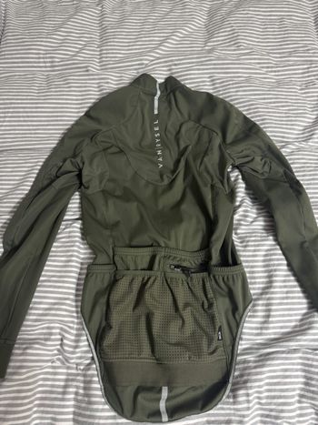 Used Van Rysel rcr Winter Jacket bike — image 2 of 3