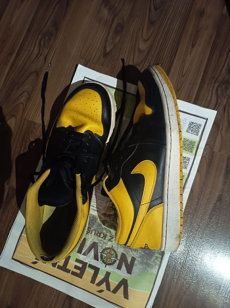 Nike Low Dunks Shoes Yellow bike de segunda mano — imagen 2 de 4