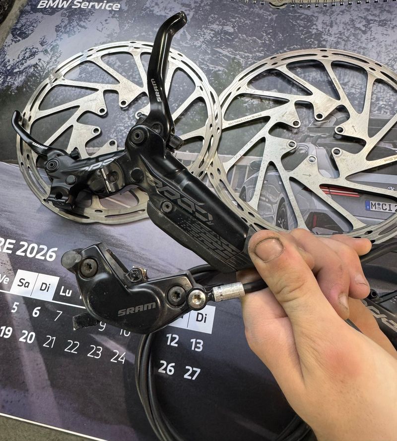 Used Sram Code R 2024 bike — image 2 of 8