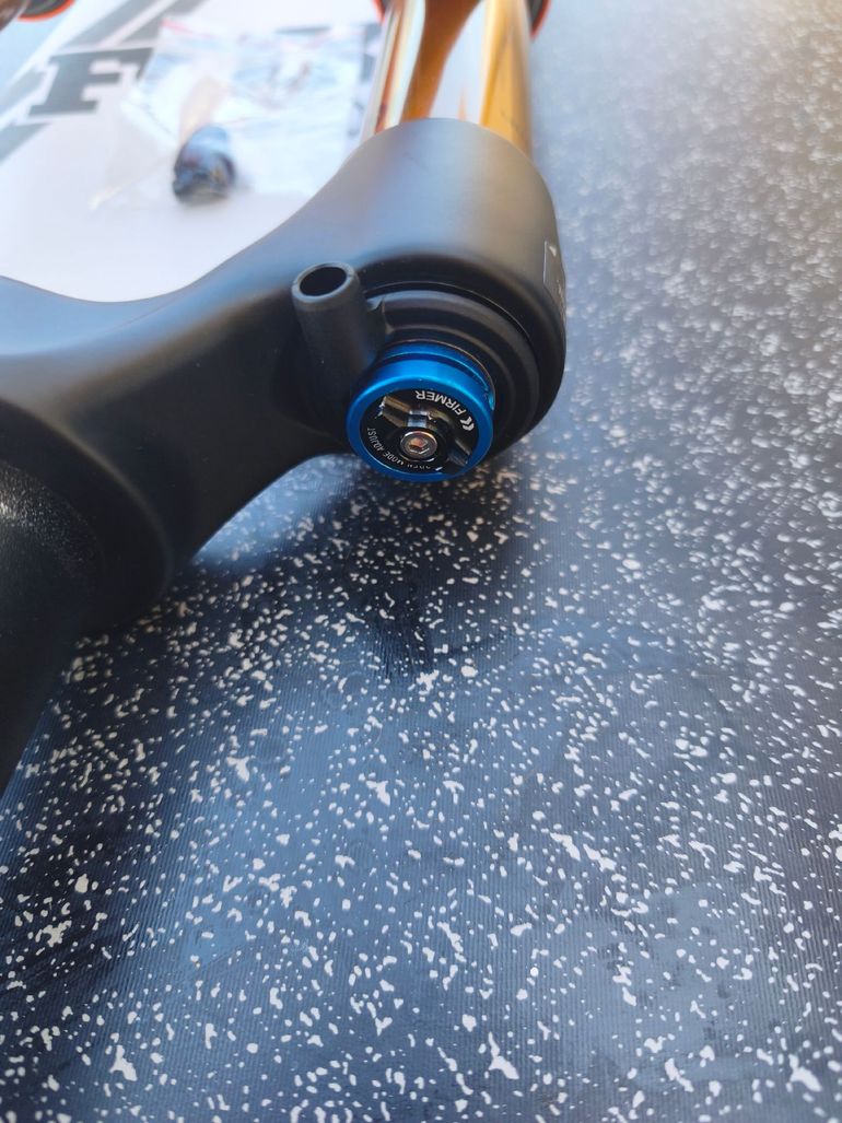 Used Fox 34 Factory SC 110mm 29" bike — image 11 of 11