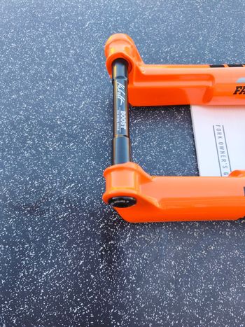 Used Fox 34 Factory SC 110mm 29" bike — image 4 of 11