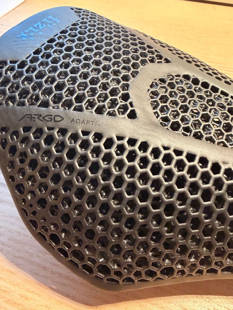 Used Fizik VENTO ARGO 00 Adaptive 3D Printed Racing Saddle Full Carbon 2026 bike — image 2 of 3