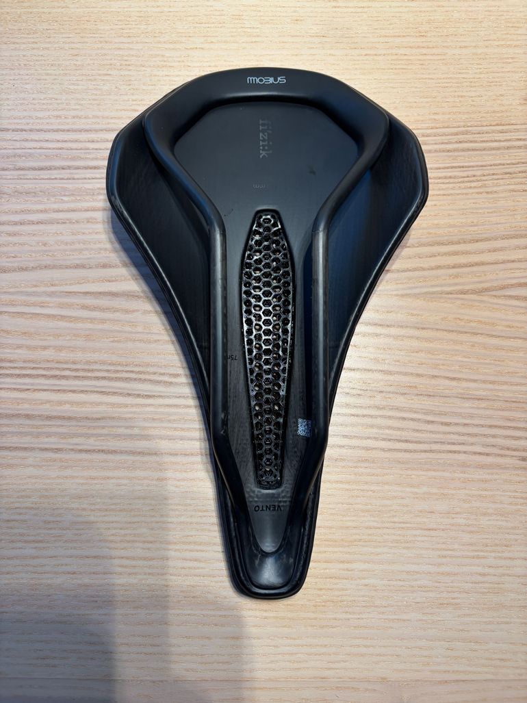 Used Fizik VENTO ARGO 00 Adaptive 3D Printed Racing Saddle Full Carbon 2026 bike — image 3 of 3