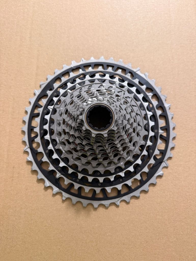 Used Sram CASSETTA RED XPLR XG-1391 13V 46T 2026 bike — image 1 of 4