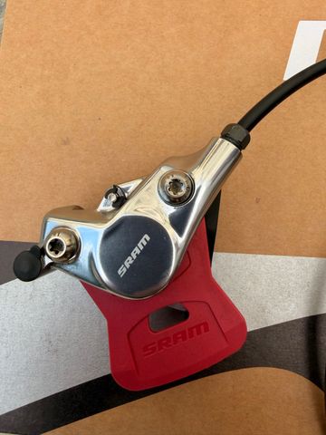 Used Sram Red Levers D1 2023 bike — image 5 of 9