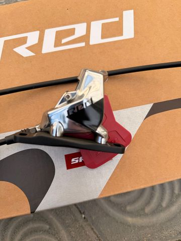 Used Sram Red Levers D1 2023 bike — image 8 of 9