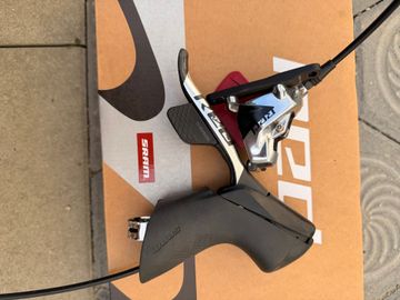 Used Sram Red Levers D1 2023 bike — image 6 of 9