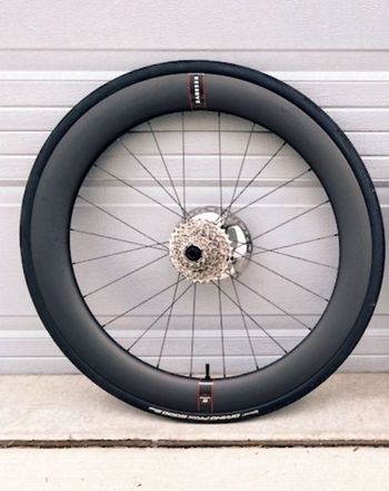 Tweedehands Reserve RUEDAS CARBONO 52 63 ZIPP TOPÉ GAMA bike — afbeelding 2 van 9
