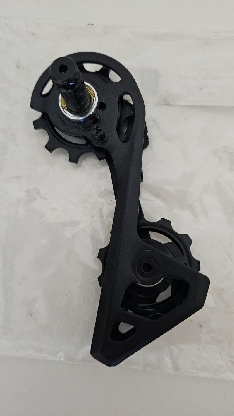 Used Shimano Ultegra RD-R8100 2023 Drivetrain & Pedals