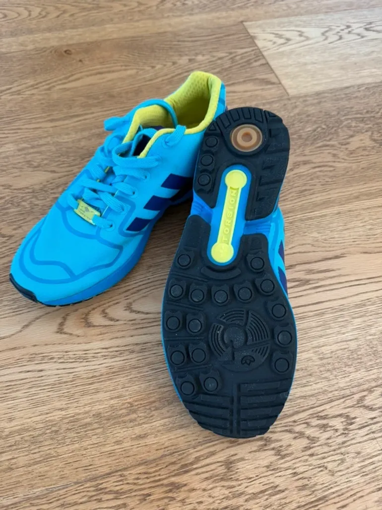 Used Adidas Lauf Schuhe bike — image 4 of 5