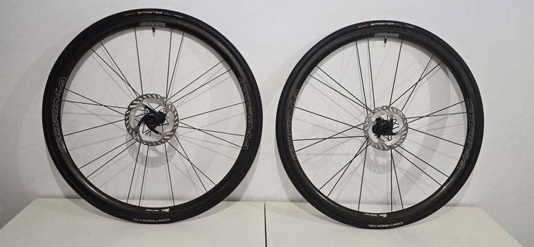 Used Corima WS Black DX 32mm Disc 2022 bike — image 1 of 6