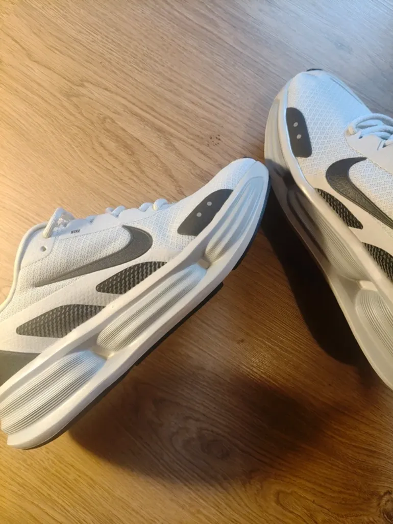 Käytetty Nike running shoes bike — kuva 8 / 9
