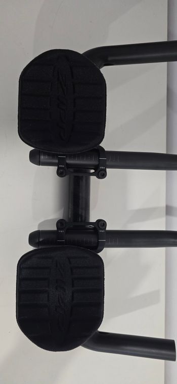 Použité Zipp Vuka Bull Carbon 380mm + Prolongateurs EVO 70 Carbon 2025 bike — obrázek 3 z 3