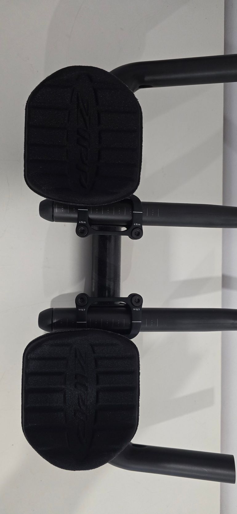Použité Zipp Vuka Bull Carbon 380mm + Prolongateurs EVO 70 Carbon 2025 bike — obrázek 3 z 3
