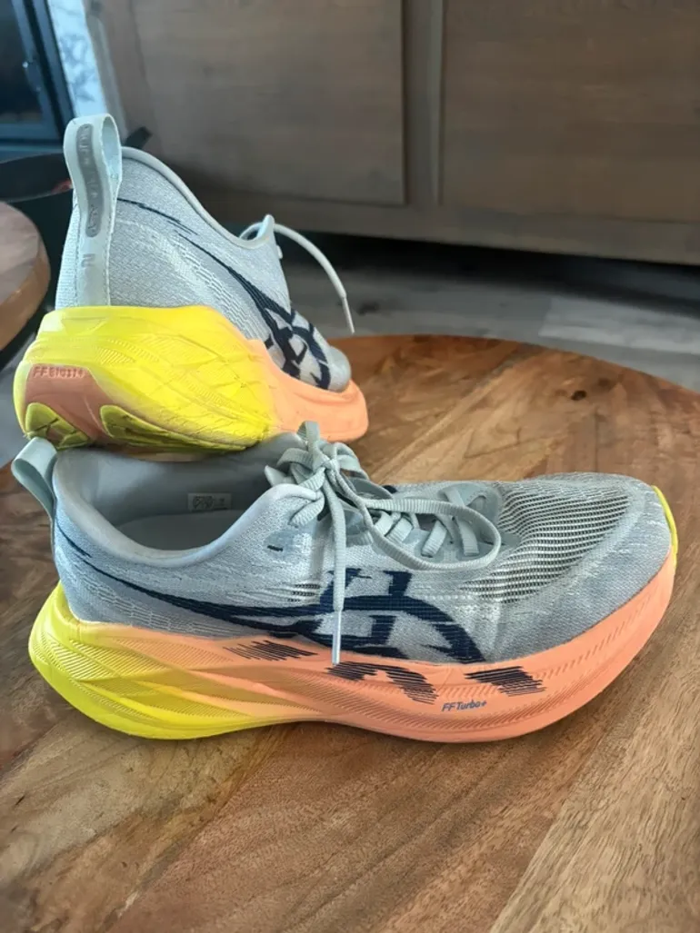 Used Asics Superblast 2 bike — image 1 of 5