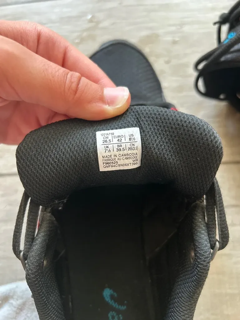 Used Asics Chaussures de sport bike — image 2 of 6