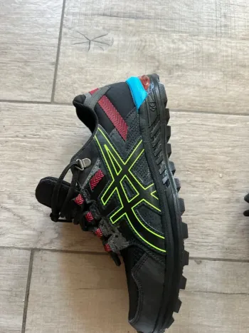 Used Asics Chaussures de sport bike — image 4 of 6