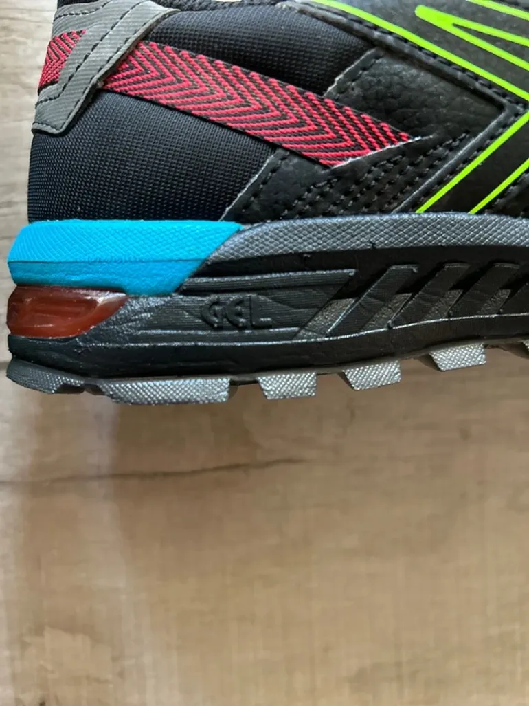 Used Asics Chaussures de sport bike — image 6 of 6