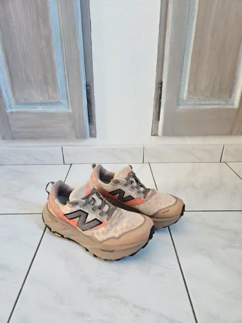 Used New Balance Hierro v9 bike