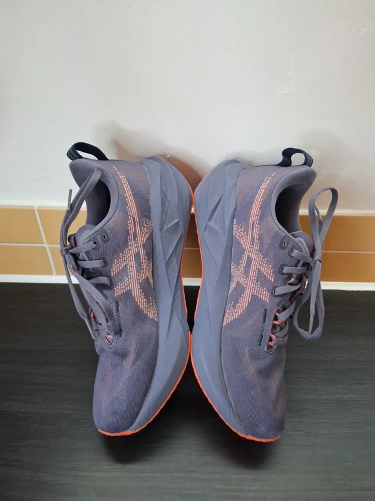 Käytetty Asics Novablast 5 bike — kuva 3 / 13