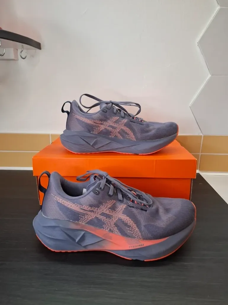 Käytetty Asics Novablast 5 bike — kuva 1 / 13