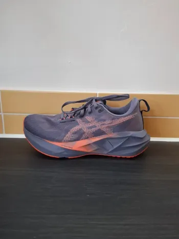 Käytetty Asics Novablast 5 bike — kuva 9 / 13