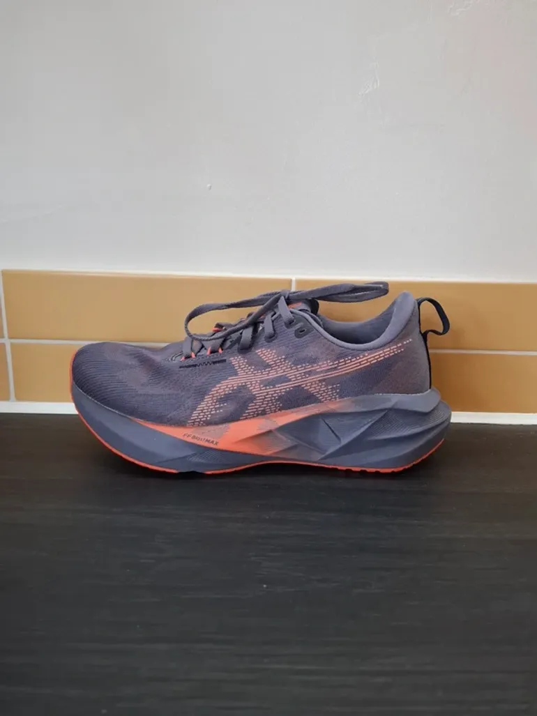 Käytetty Asics Novablast 5 bike — kuva 9 / 13