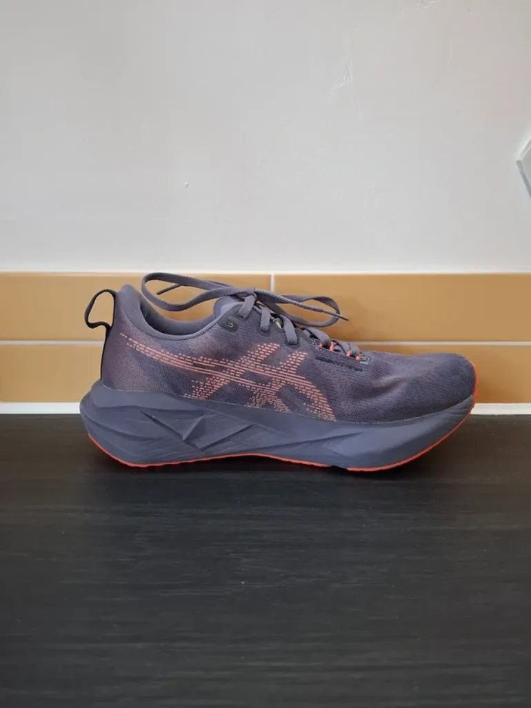 Käytetty Asics Novablast 5 bike — kuva 10 / 13