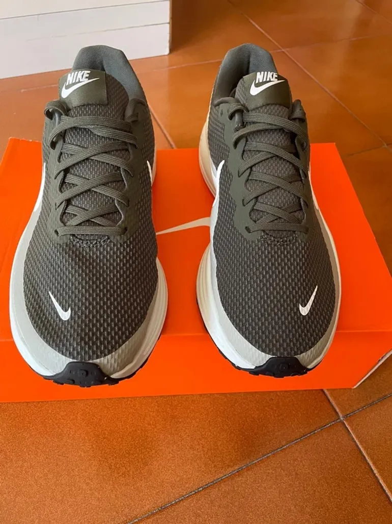 Used Nike Revolution 8 bike — image 2 of 5