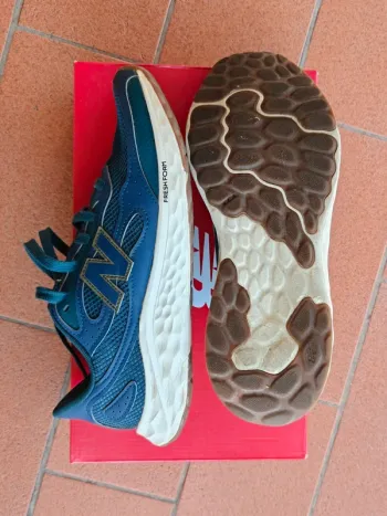 Used New Balance Arishi v4 bike — image 6 of 6