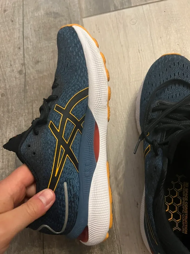 Used Asics Nimbus 24 bike — image 4 of 6