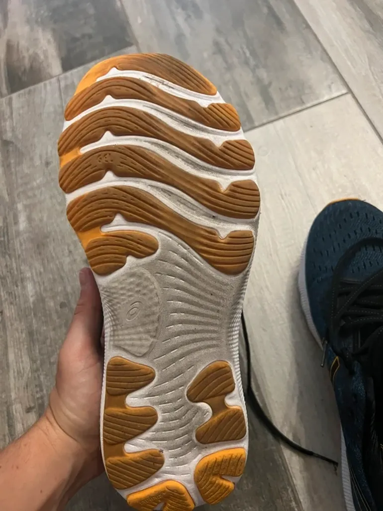 Used Asics Nimbus 24 bike — image 6 of 6