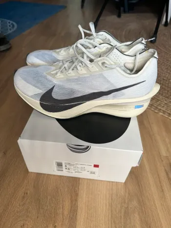 Used Nike Vaporfly Next% 4 bike