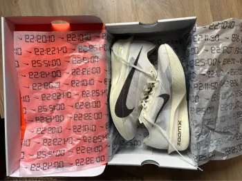 Used Nike Vaporfly Next% 4 bike — image 3 of 4