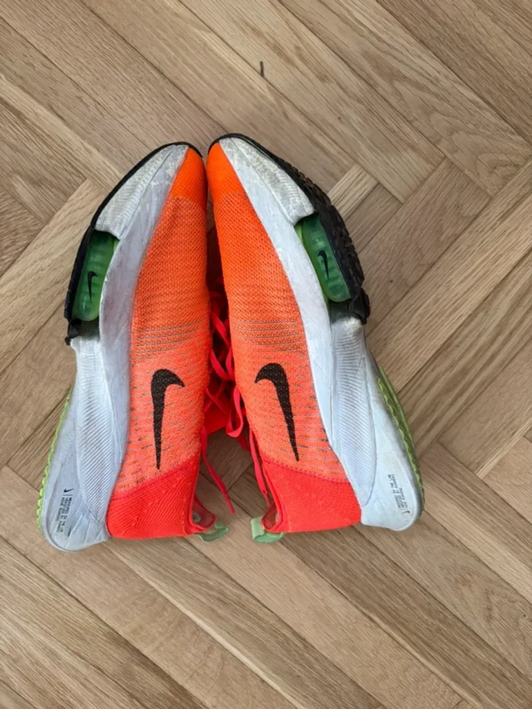 Used Nike Air Zoom Tempo NEXT% bike — image 2 of 6