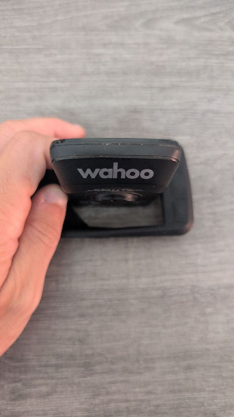 Used Wahoo ELEMNT ROAM V2 GPS Cycling Computer 2023 bike — image 5 of 5