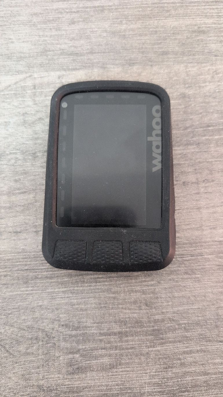 Used Wahoo ELEMNT ROAM V2 GPS Cycling Computer 2023 bike — image 1 of 5