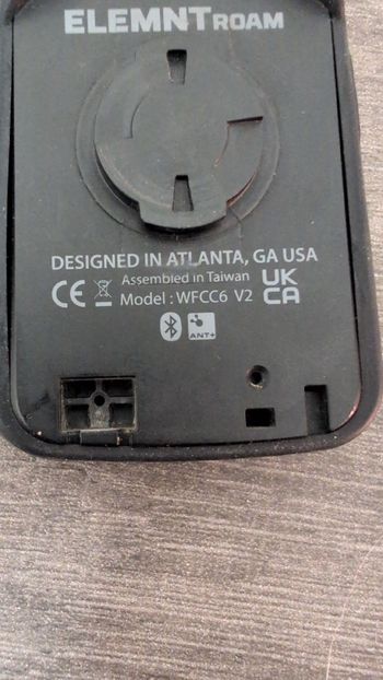 Used Wahoo ELEMNT ROAM V2 GPS Cycling Computer 2023 bike — image 2 of 5
