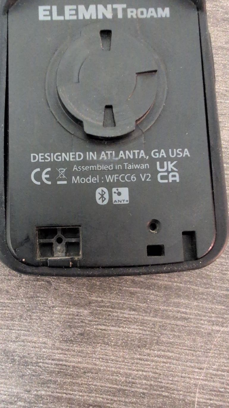 Used Wahoo ELEMNT ROAM V2 GPS Cycling Computer 2023 bike — image 2 of 5