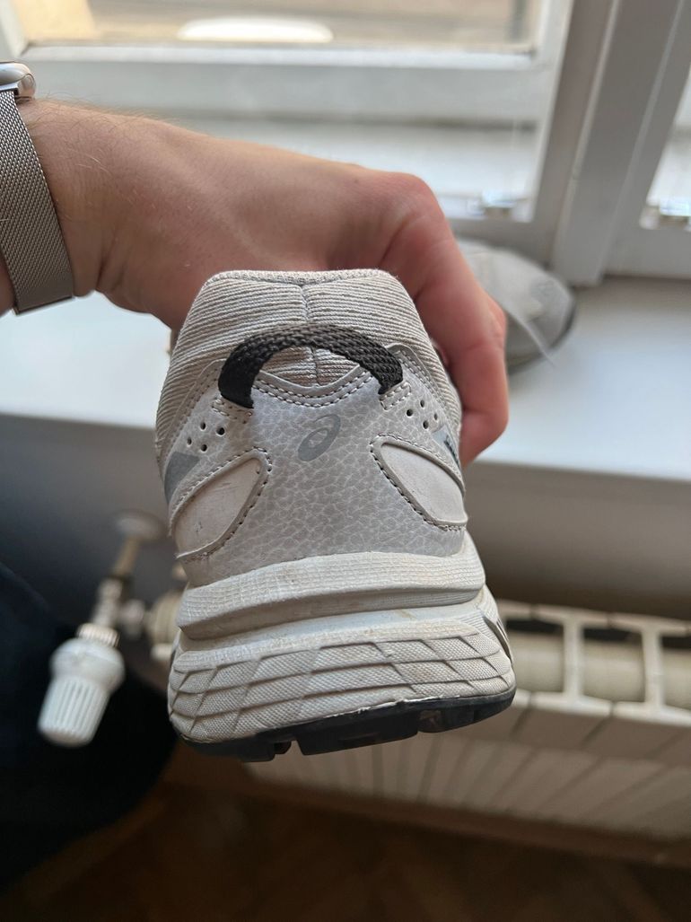 Used Asics silver running shoes bike — image 4 of 6