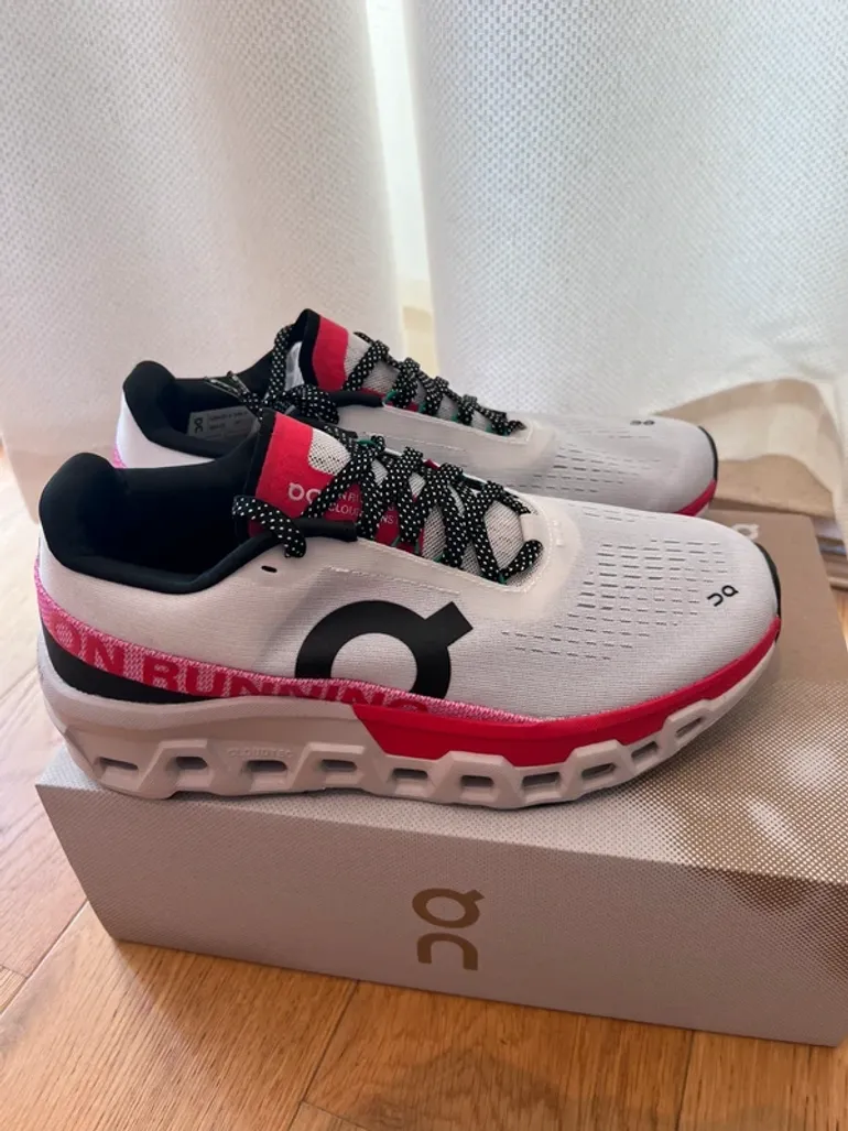 Used Lightweight On Running Sneakers White Pink Black bike — image 4 of 7