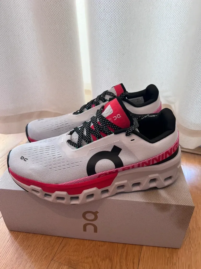 Used Lightweight On Running Sneakers White Pink Black bike — image 1 of 7