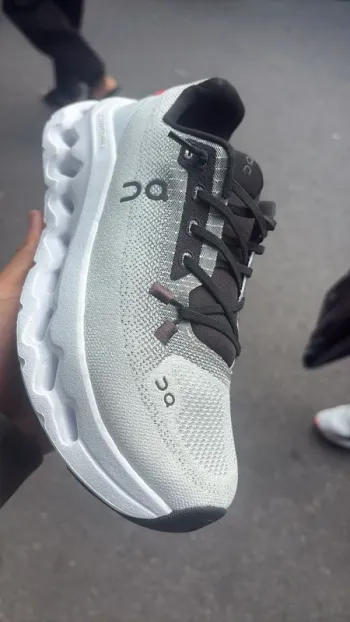 Used On Running shoes bike — image 7 of 11
