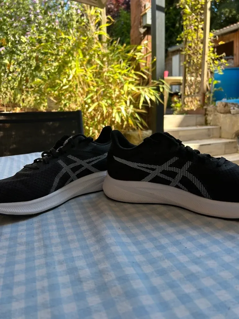 Used Asics Chaussures de sport bike — image 2 of 6