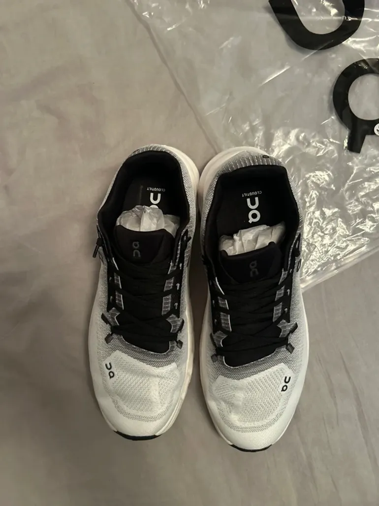 Used On Running shoes size 43 bike — image 3 of 5