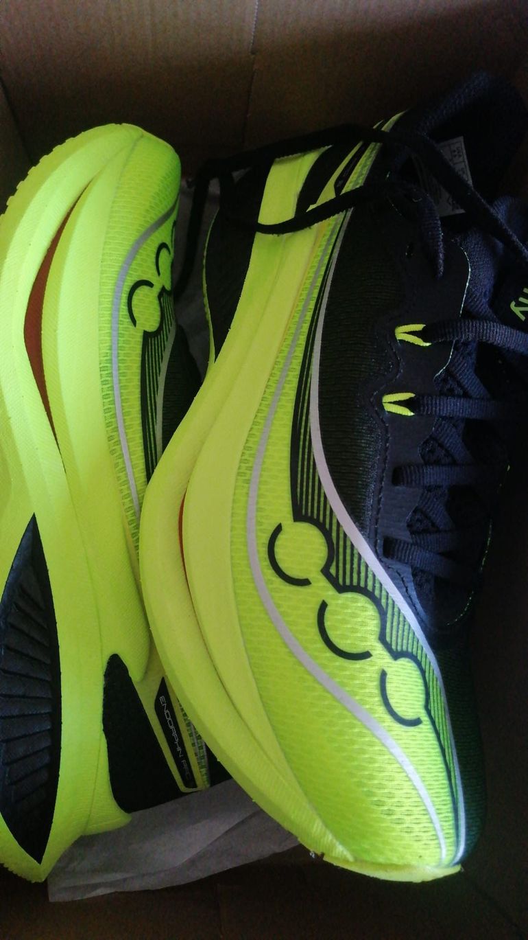 Used Saucony endorphin pro 5 bike — image 1 of 6
