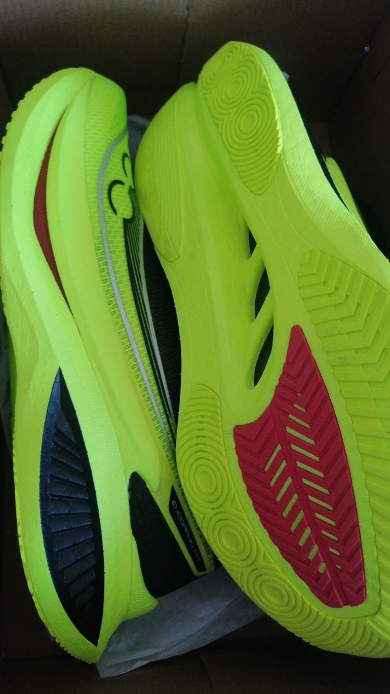 Used Saucony endorphin pro 5 bike — image 2 of 6