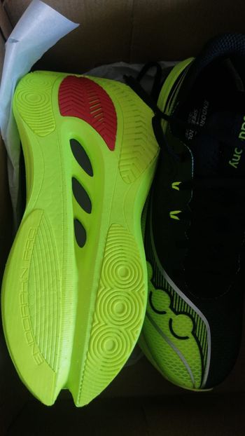 Used Saucony endorphin pro 5 bike — image 4 of 6