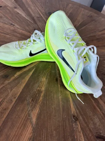 Used Nike Vomero 18 bike — image 7 of 8