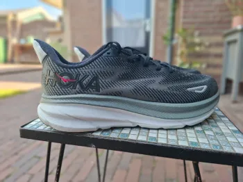 Brugt Hoka Clifton 9 bike